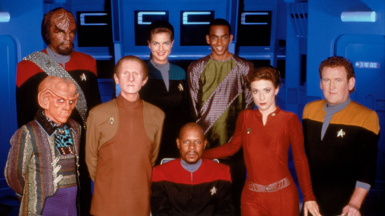 What Do the Star Trek Uniform Colors Mean? - - LiveAkhbar