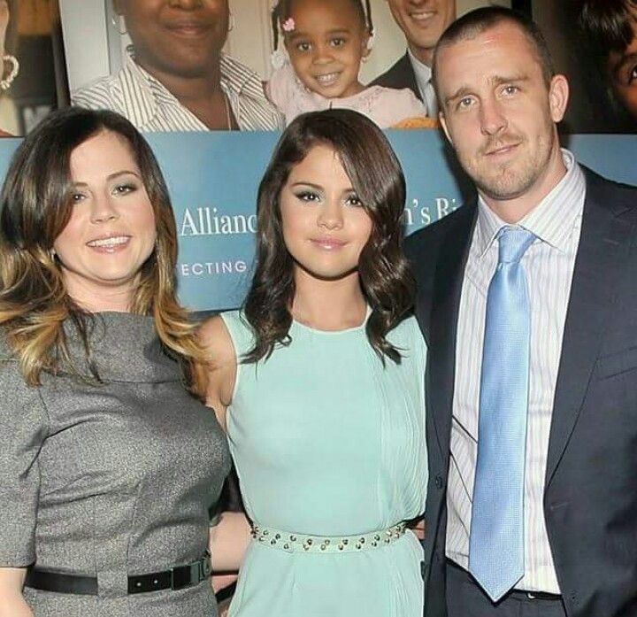 Selena with Amanda and Rick