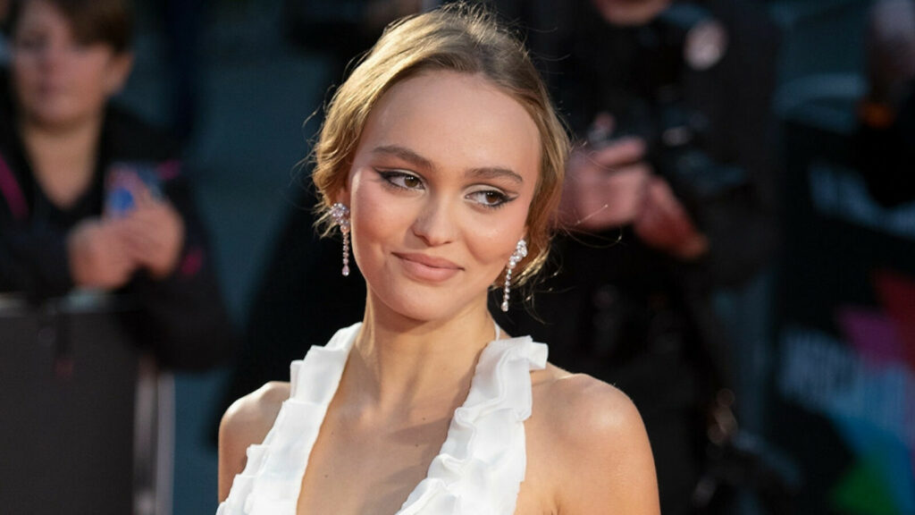 Is Lily-Rose Melody Depp Gay? 